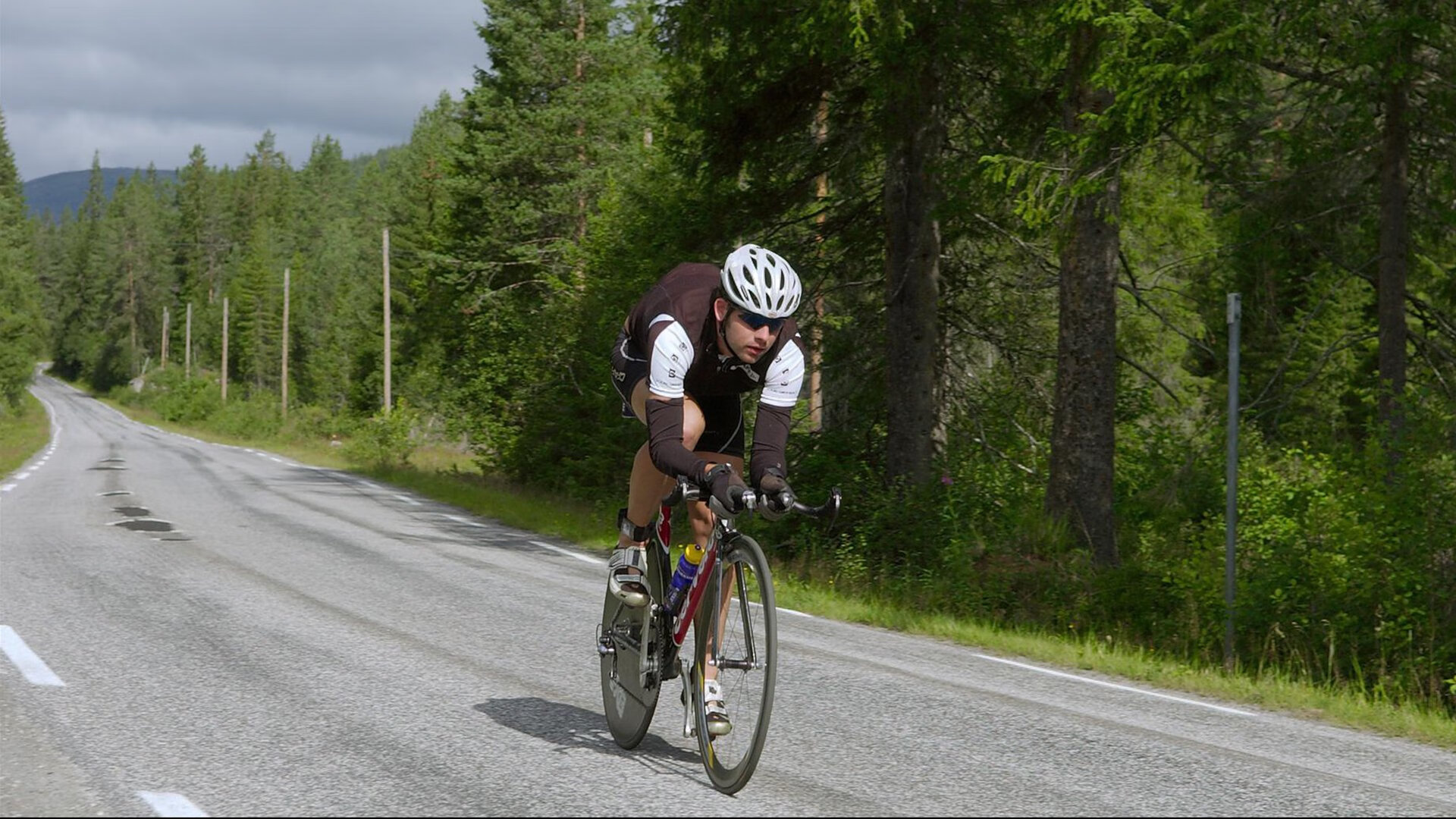 当红魔遇见桑巴,罗德里赛后评分拉满,一场定义现代中场的教科书之战