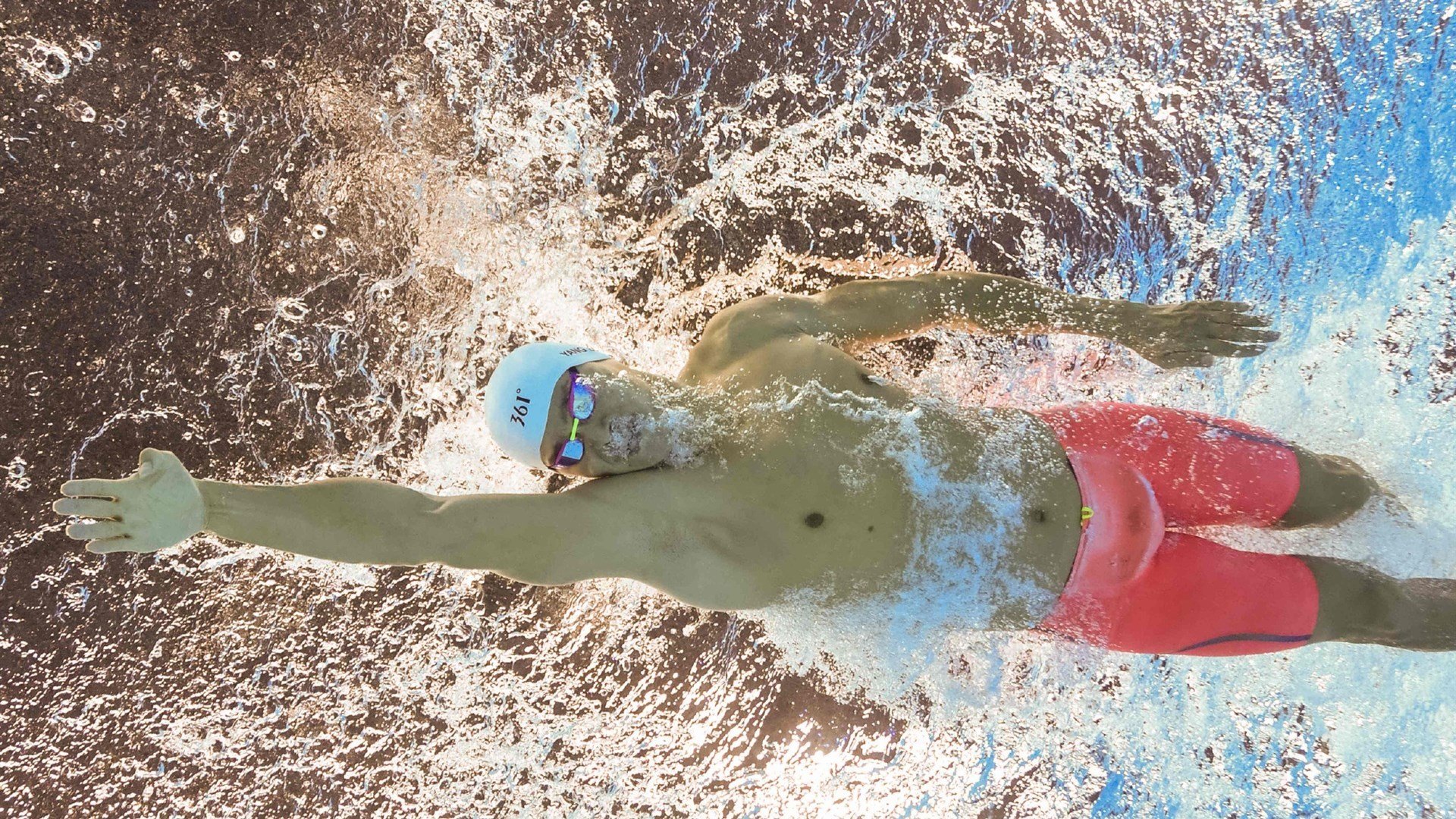 深圳队对阵雷霆，戈贝尔在焦点战证明自己，防守艺术再升级