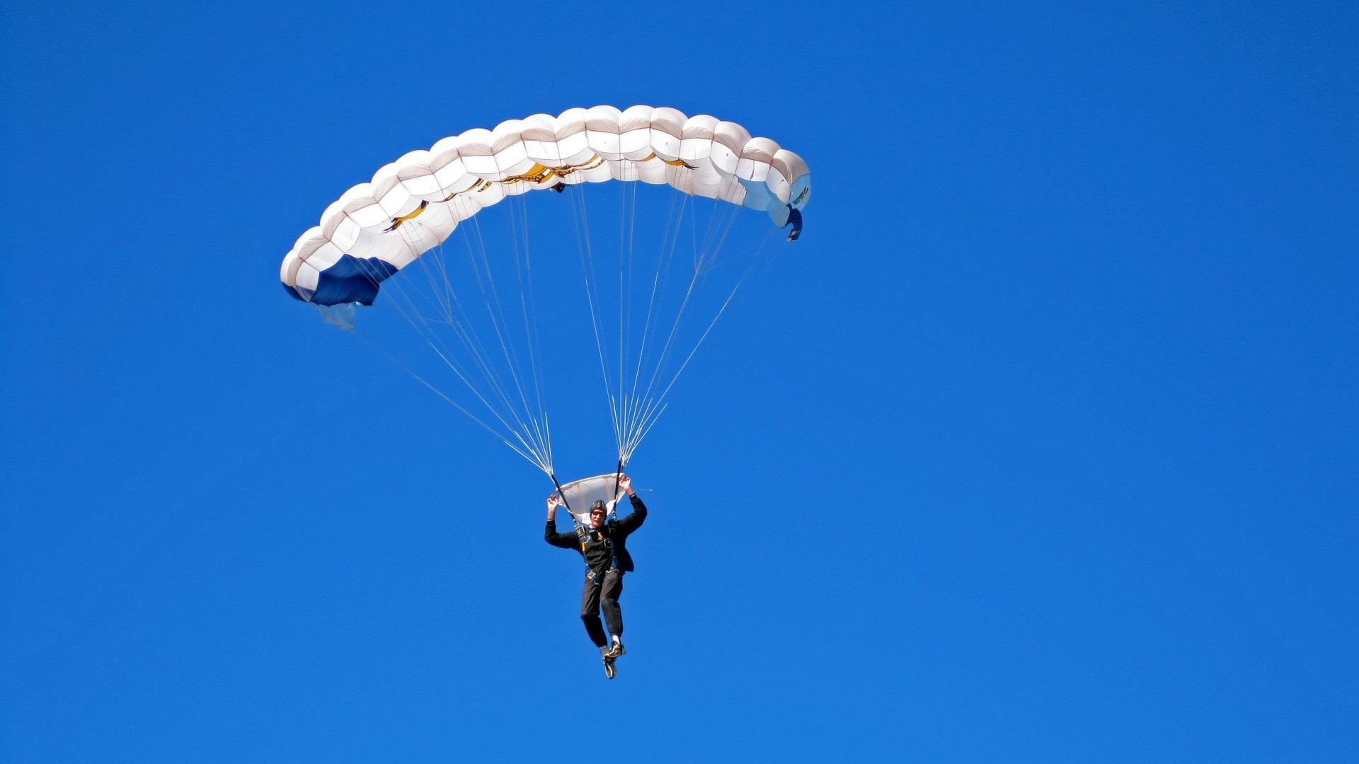 赛道上的新秩序，哈斯完胜威廉姆斯，诺里斯闪耀全场